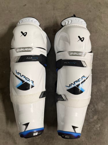 Senior Bauer Vapor Flylite 16" Shin Pads (Used)