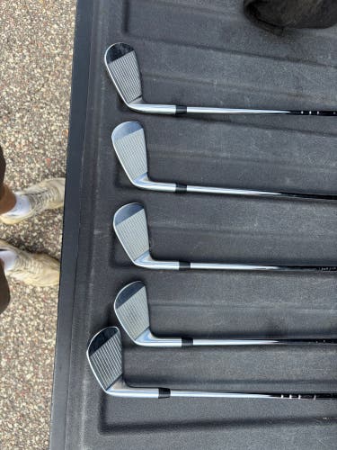 Men's 2021 Titleist T100 Right Handed Iron Set Stiff Flex (5 Clubs) #5 - #9 36" (Used)