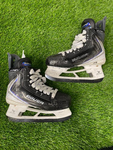 Intermediate Bauer Vapor Flylite Hockey Skates Size 4 (Used)