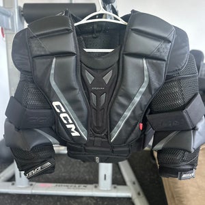Medium CCM EFlex 6.9 Goalie Chest Protector (Used)