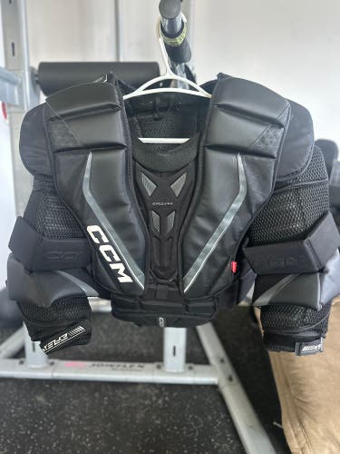 Medium CCM EFlex 6.9 Goalie Chest Protector (Used)