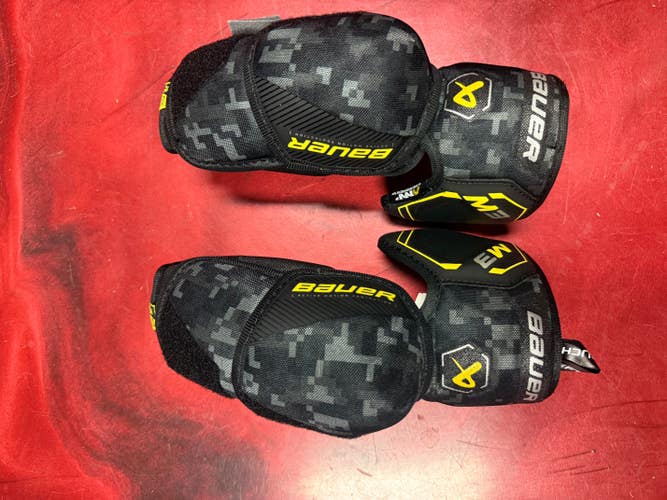 Junior Medium Bauer Supreme M3 Elbow Pads (Used)