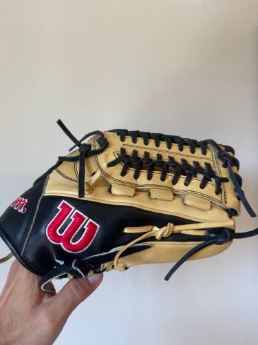 Wilson A2000 D33 Baseball Glove 11.75" (Used)