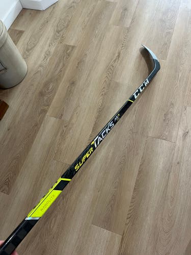 Intermediate CCM Super Tacks AS3 Pro Right Handed Hockey Stick P88 65 Flex (Used)