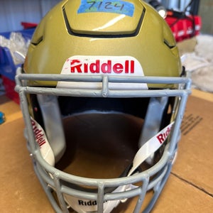 USED RIDDELL FLEX ADULT HELMET - MEDIUM - VEGAS GOLD