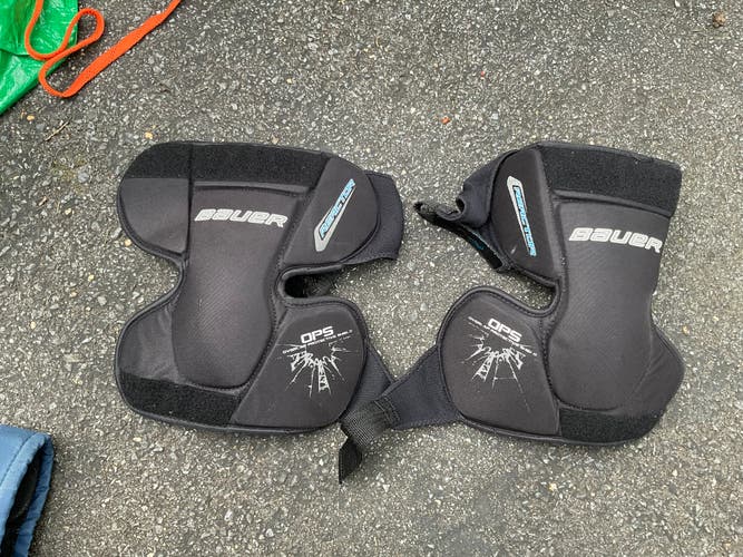 Bauer Reactor Overlap Protective Shield Velcro knee pads (Used)