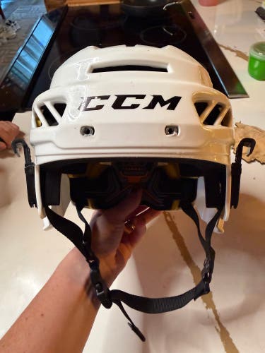 Youth CCM Helmet (Used)