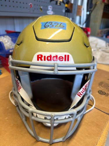 USED RIDDELL FLEX ADULT HELMET - MEDIUM - VEGAS GOLD