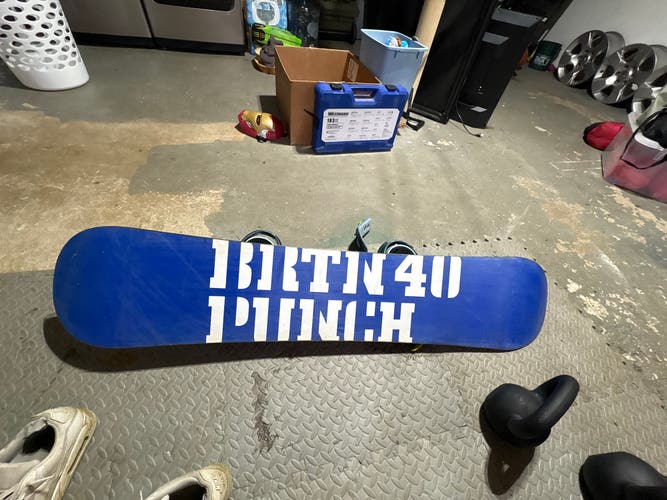 Unisex Ride Lowride Snowboard With Bindings Medium Flex Directional Twin 140 cm (Used)
