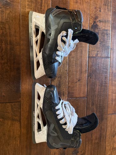 2024 Bauer Elite Hockey Goalie Skates Regular Width Size 5.5 (Used)