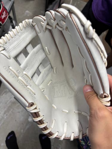 Mizuno RH Softball Glove 12" (New)