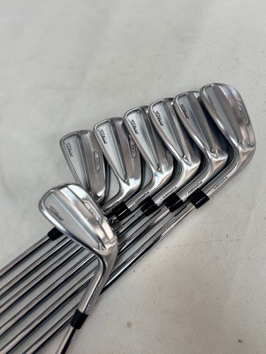 Titleist T100S Right Handed Iron Set (7 Clubs) #5-#9, PW, GW (Used)