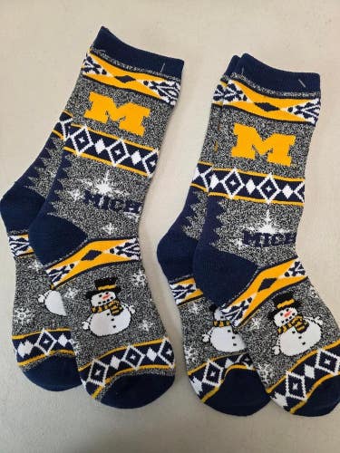 ST1 Mens NCAA MICHIGAN WOLVERINES Crew Socks Lot of 2 Pair MEDIUM New