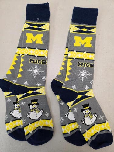 ST9 Mens NCAA MICHIGAN WOLVERINES Crew Socks Lot of 2 Pair MEDIUM New