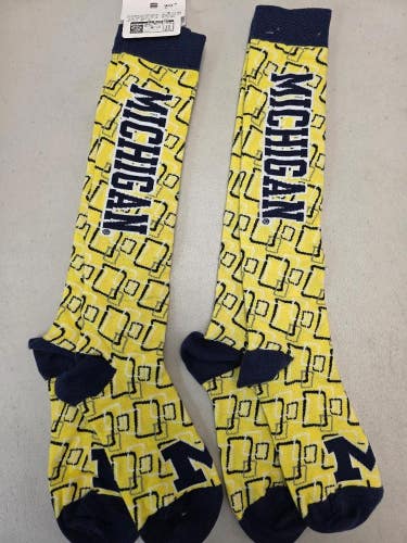 ST11 Mens NCAA MICHIGAN WOLVERINES Crew Socks Lot of 2 Pair MEDIUM New