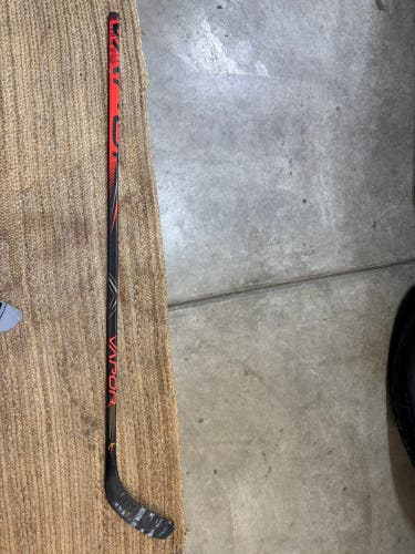 Intermediate Bauer Vapor X Team Right Handed Hockey Stick P88 70 Flex (Used)