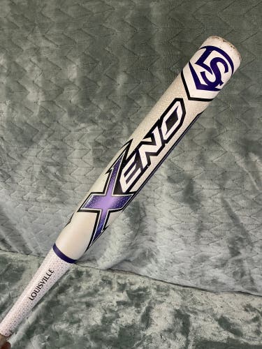 White 2015 Louisville Slugger Xeno Composite Bat (-11) Composite 19 oz 30" (Used)
