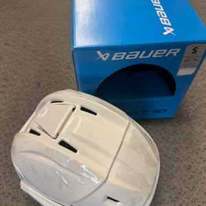 Small Bauer Re-Akt 70 Helmet (New)