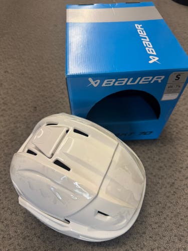 Small Bauer Re-Akt 70 Helmet (New)