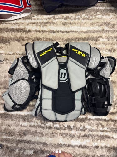 Small / Medium Warrior Ritual X3E Goalie Chest Protector (Used)
