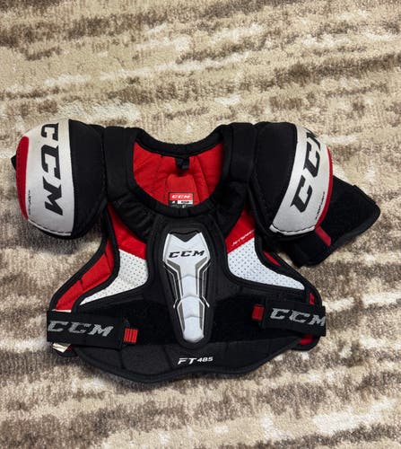 Medium Junior CCM JetSpeed FT485 Shoulder Pads (Used)