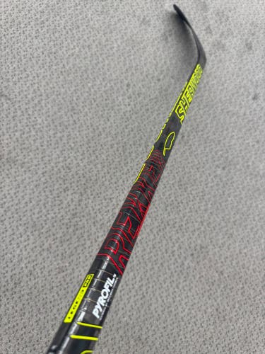 Junior Sher-Wood Rekker Legend Pro Right Handed Hockey Stick PP92 35 Flex (New)