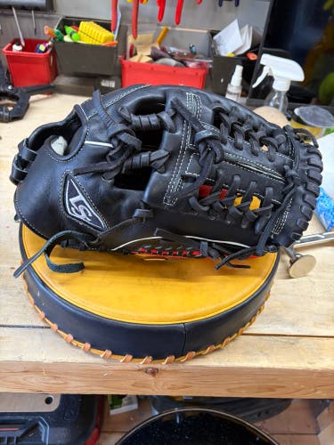 Louisville Slugger Super Z RH Outfield Softball Glove 14" (Used)