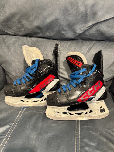 2023 CCM JetSpeed FT670 Hockey Skates Size 2 (Used)