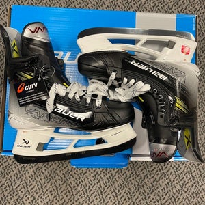 Bauer Hyperlite 2 Size 8.5 Fit 1 skates w/Fly Ti blades