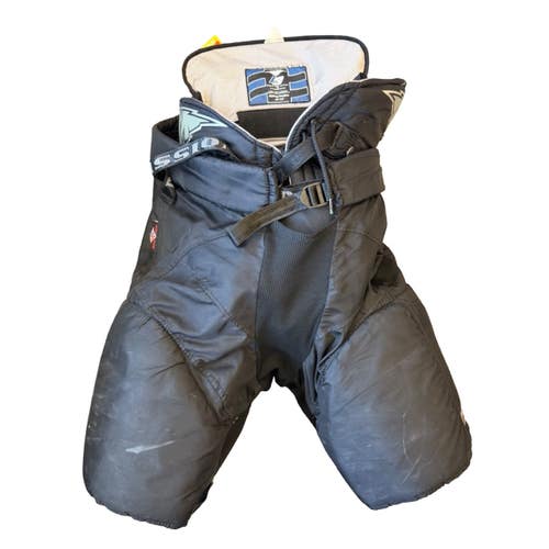 Mission (Used) Medium Black Intermediate Senior Hockey Pants
