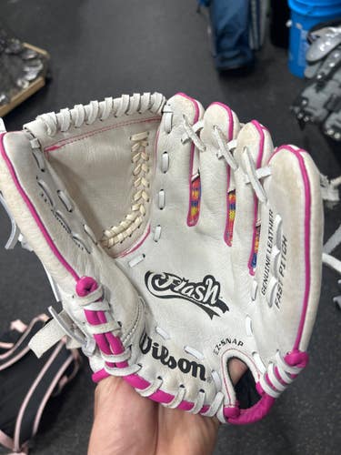 Used Wilson FLASH BB/SB Glove RH Throw White 11" 11337-S000496105