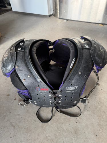 Small Youth Schutt Shoulder Pads (Used)
