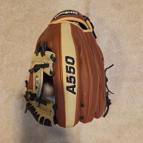 Wilson RH Infield A550 Baseball Glove 11" Nice Game Ready Glove