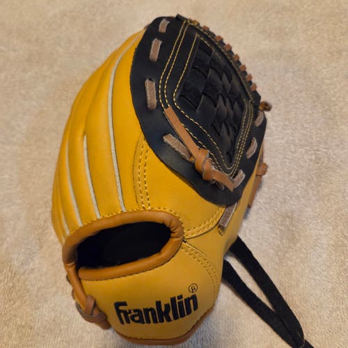 Franklin RH Fieldmaster Youth Baseball Glove 10" Excellent Condition
