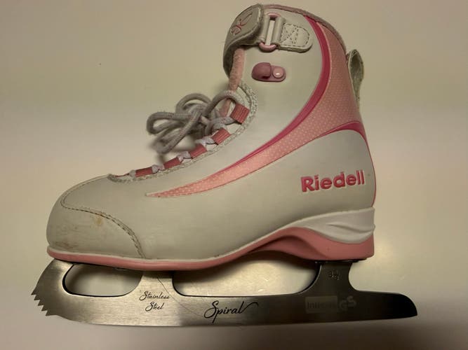 Riedell Soar Figure Skates Junior 2 Pink M (Used)