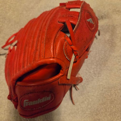 Franklin Ready To Play RH Baseball Glove 9.5" Let's Go T-Ball. Hand Formed Pocket
