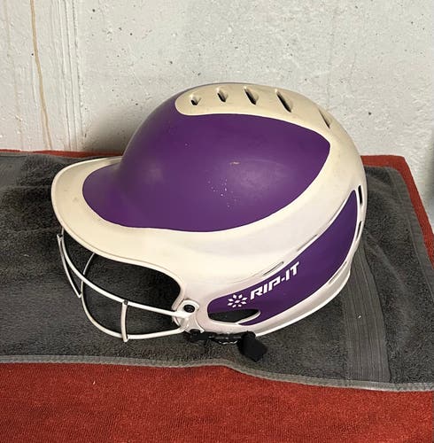 Small / Medium Rip it batting helmet