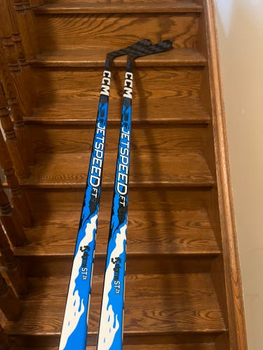 (2 Pack) Senior CCM JetSpeed FT9 Pro Right Handed Hockey Stick P28 70 Flex Pro Stock (New)