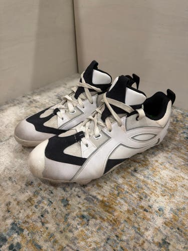 White Men's Size M 9.5 (W 10.5) Adult Under Armour Metal Cleats (Used)