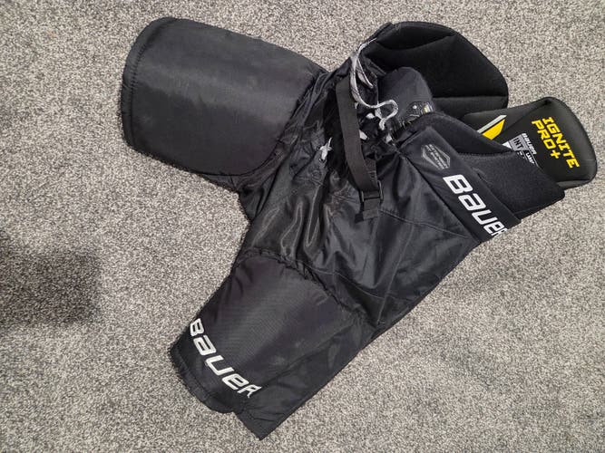 Intermediate Large Bauer Supreme Ignite Pro+ Hockey Pants (Used)