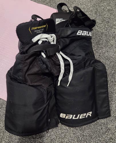 Intermediate Medium Bauer Supreme Ignite Pro Hockey Pants (Used)