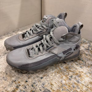 Gray Men's Size M 10.5 (W 11.5) Adult Under Armour Bryce harper High Top Molded Cleats (Used)