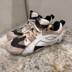 White Men's Size M 11.5 (W 12.5) Adult Under Armour Yard Low Top Metal (Used)
