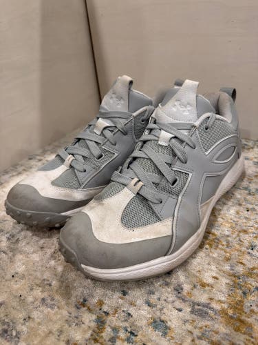 Gray Men's Size M 12.0 (W 13.0) Adult Under Armour Yard Low Top Turf Cleats (Used)