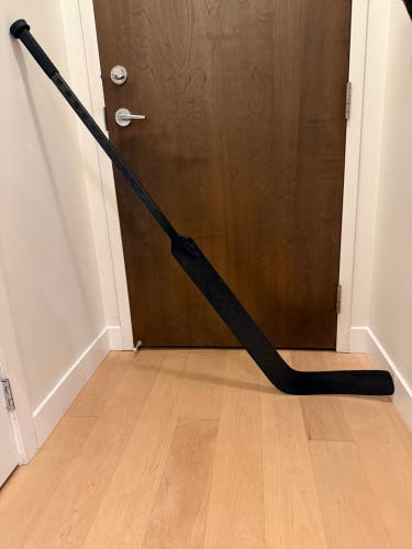 Senior Goalie Pro Blackout Extra Lite Regular Goalie Stick 26" Paddle (Used)