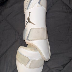 White Senior Nike Shin Guards (Used)