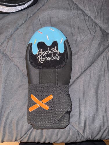 Black Senior Sliding Mitt (Used)