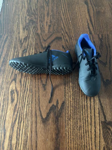 Black Unisex 4Y (Big Kids / Youth) Youth Adidas Shoes (Used)