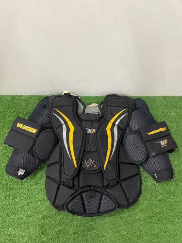Youth M/L Vaughn Velocity V7 Goalie Chest Protector (Used)