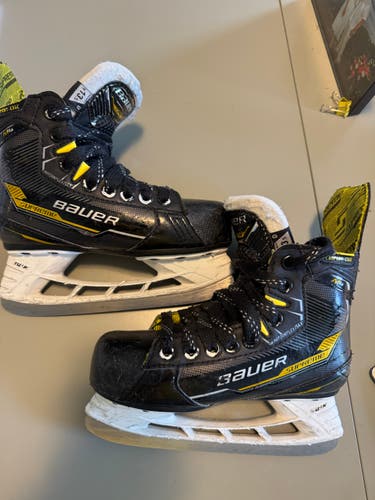 Bauer Supreme M4 Hockey Skates Regular Width 13.5 (Used)